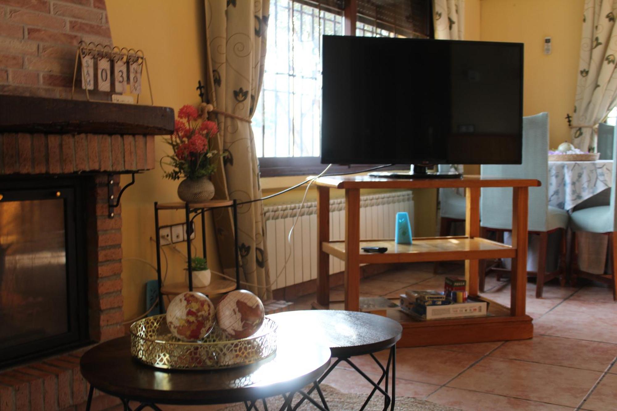 Apartamento La Huertarrona Candeleda Exterior foto